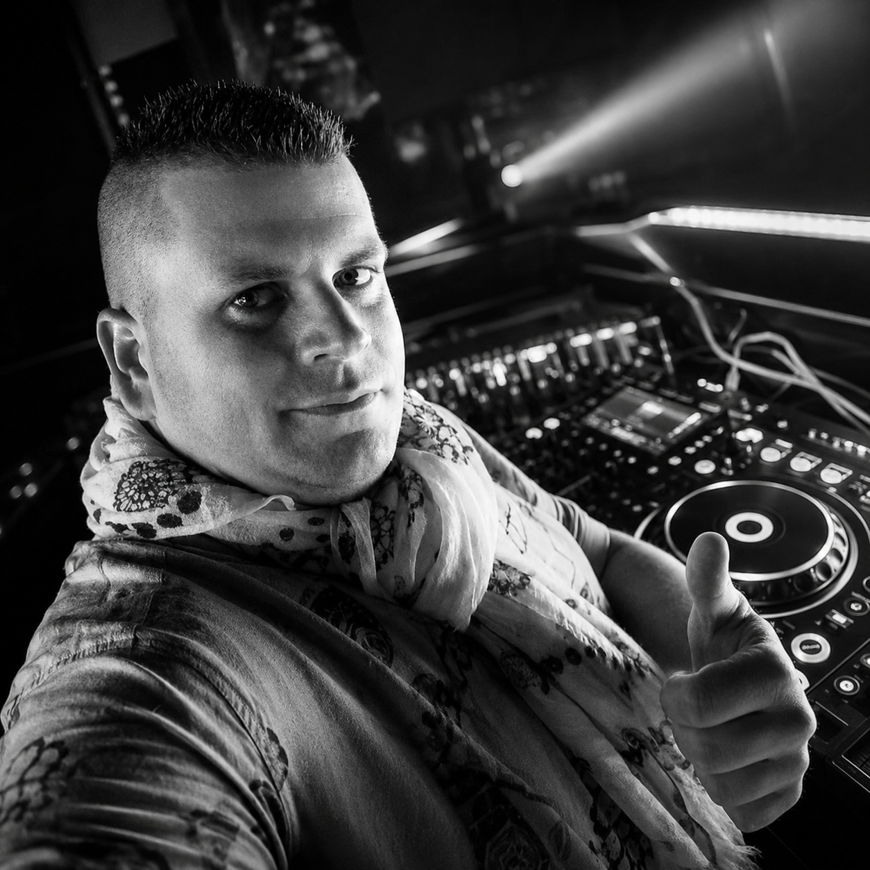 Dimitri C. – DJ